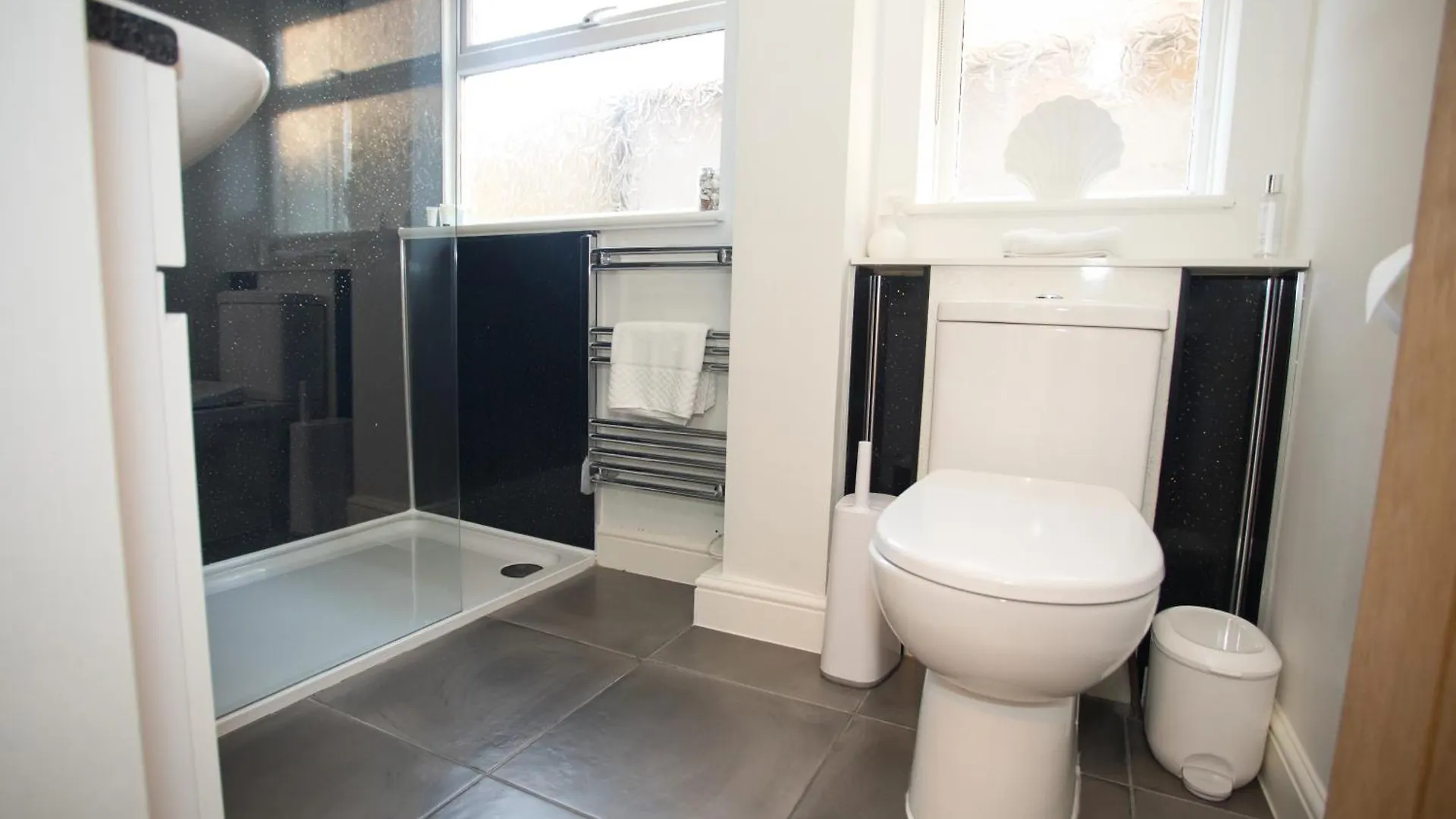 Chine Wood Retreat - Walk To The Beach And The Lovely Westbourne - Free Parking Bournemouth 0*,
