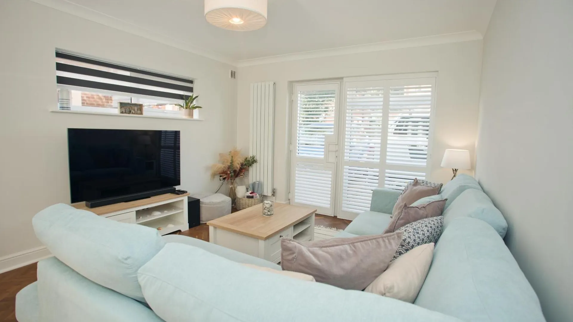 Chine Wood Retreat - Walk To The Beach And The Lovely Westbourne - Free Parking Bournemouth 0*,  United Kingdom