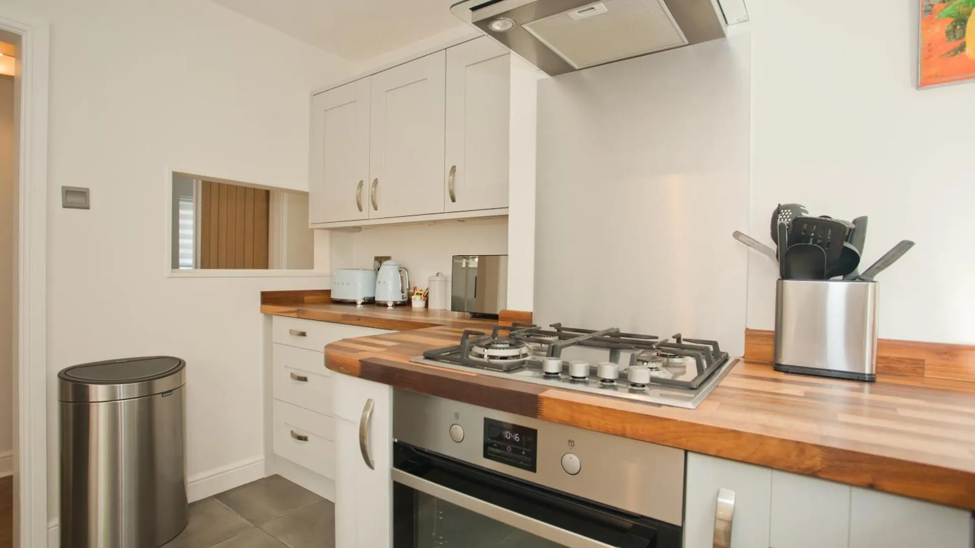Chine Wood Retreat - Walk To The Beach And The Lovely Westbourne - Free Parking Bournemouth United Kingdom